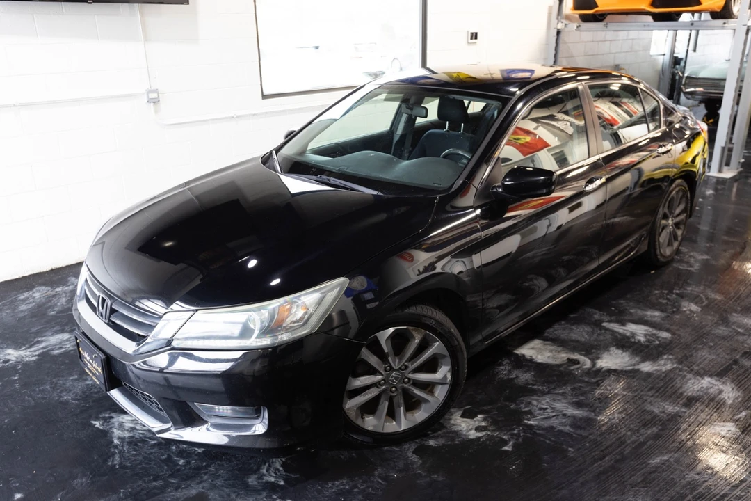 2015 Honda Accord 9th Gen - Image 2 of 21
