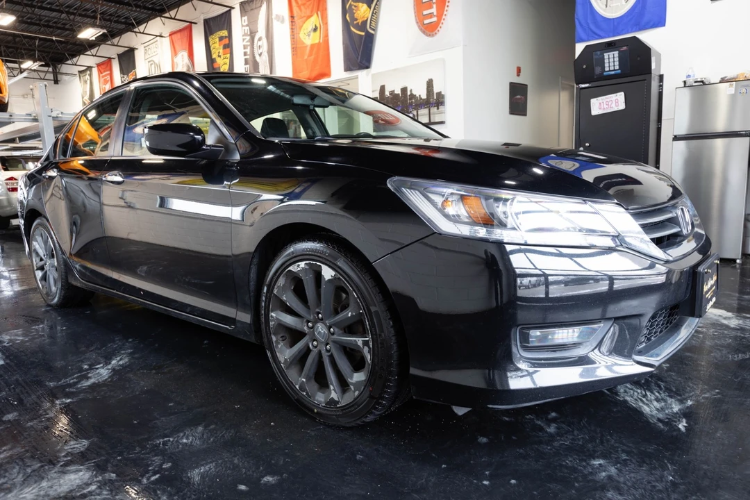 2015 Honda Accord 9th Gen - Image 15 of 21