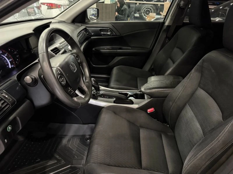 2015 Honda Accord 9th Gen - Image 7 of 12