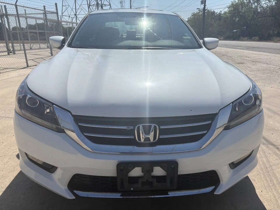 2015 Honda Accord 9th Gen - Image 2 of 21