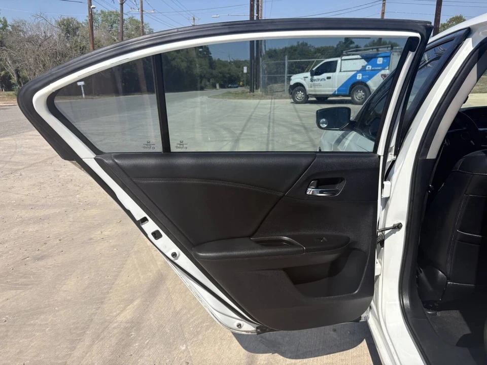 2015 Honda Accord 9th Gen - Image 18 of 21
