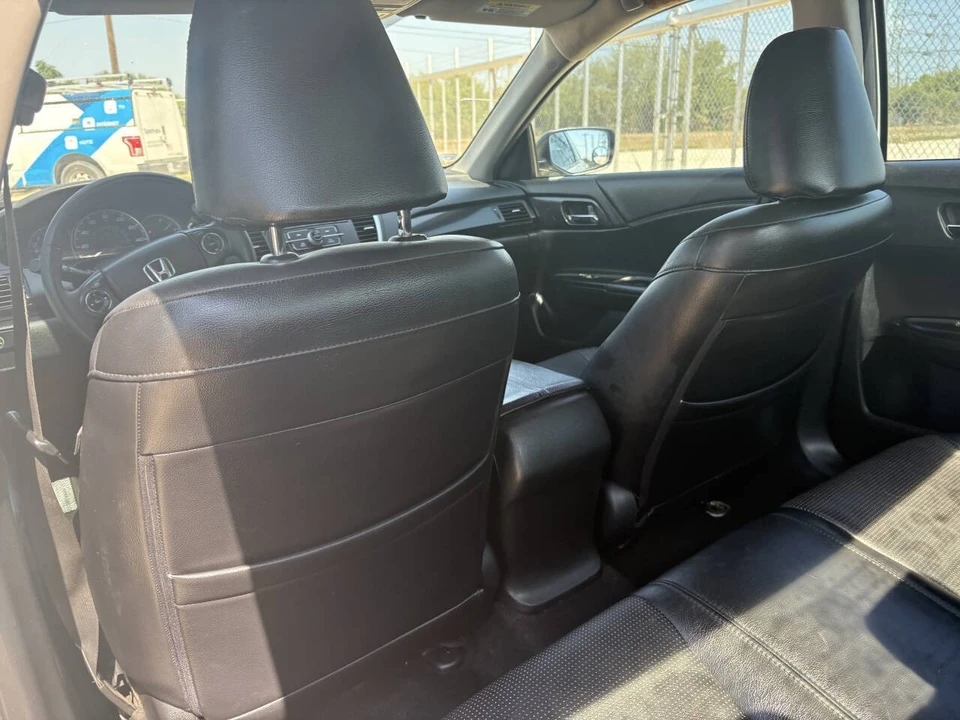 2015 Honda Accord 9th Gen - Image 16 of 21