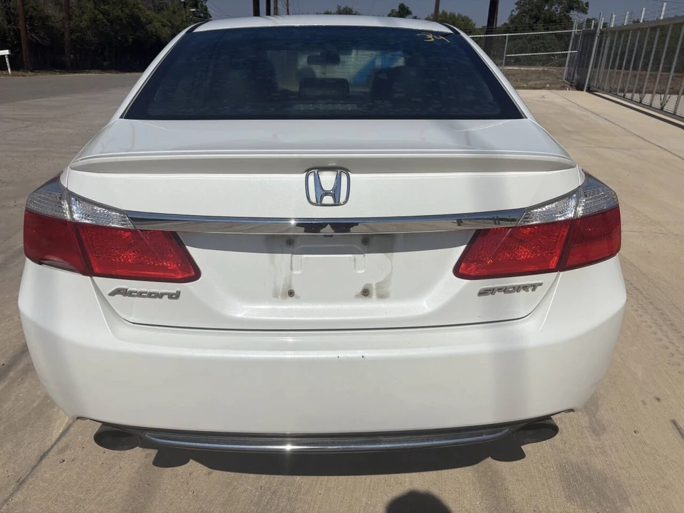 2015 Honda Accord 9th Gen - Image 6 of 21