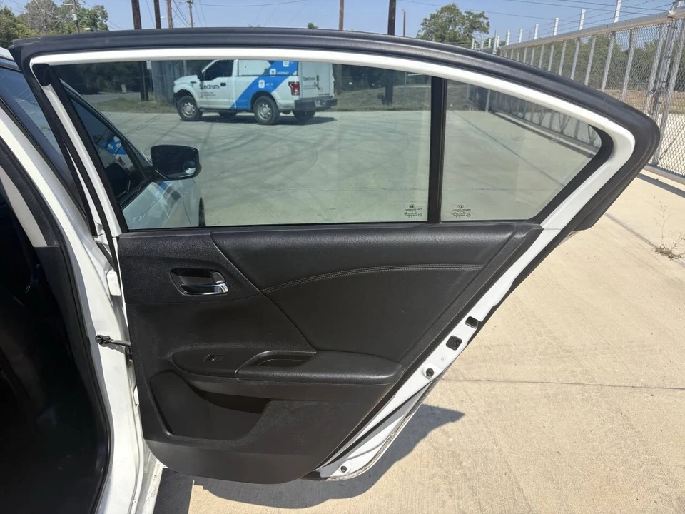 2015 Honda Accord 9th Gen - Image 21 of 21