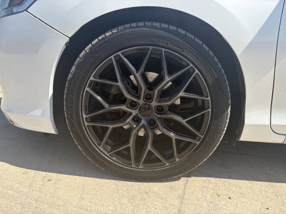 2015 Honda Accord 9th Gen - Image 9 of 21