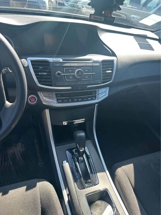 2015 Honda Accord 9th Gen - Image 5 of 16
