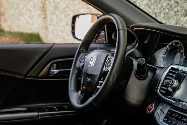 2015 Honda Accord 9th Gen - Image 18 of 21