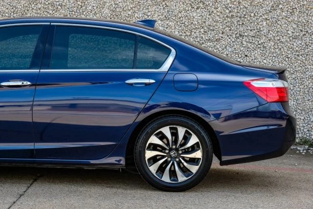 2015 Honda Accord 9th Gen - Image 15 of 21