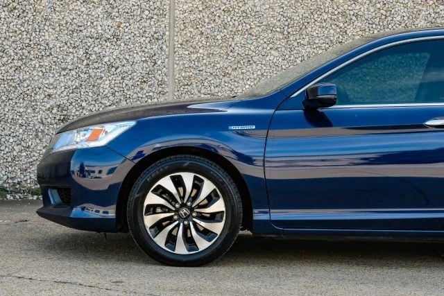 2015 Honda Accord 9th Gen - Image 14 of 21