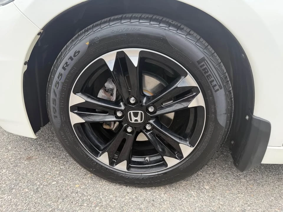 2015 Honda CR-Z - Image 12 of 17