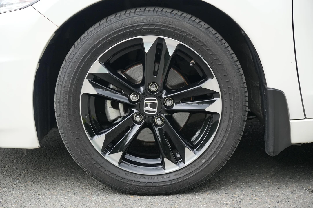 2015 Honda CR-Z - Image 26 of 31