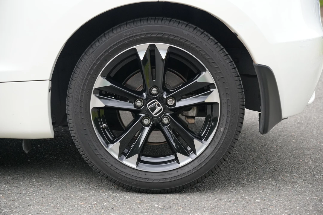 2015 Honda CR-Z - Image 27 of 31