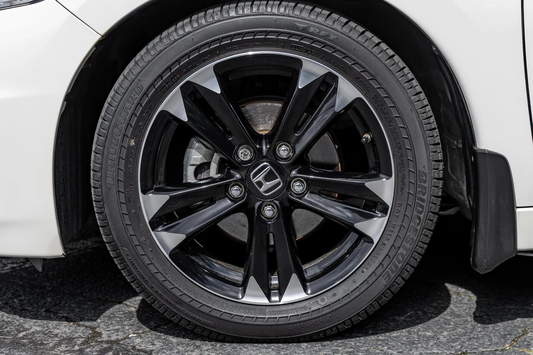 2015 Honda CR-Z - Image 27 of 31