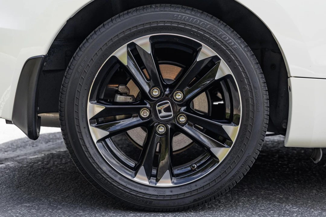 2015 Honda CR-Z - Image 29 of 31