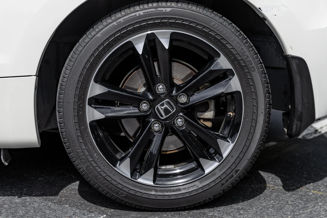 2015 Honda CR-Z - Image 28 of 31