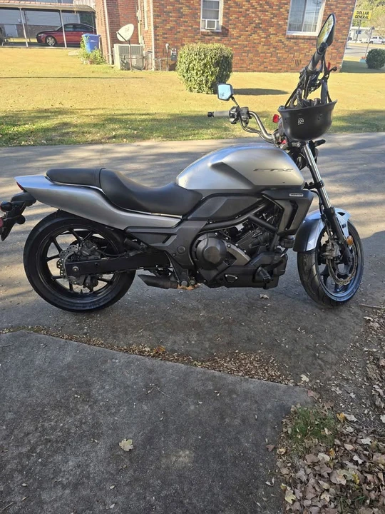 2015 Honda Motorcycles - Image 2 of 5