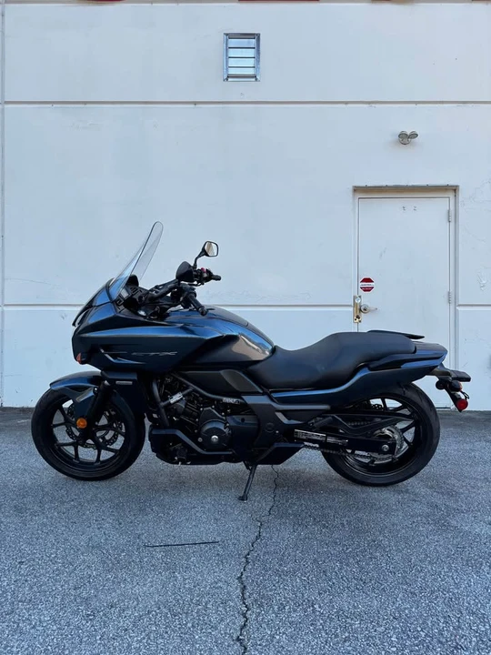 2015 Honda Motorcycles - Image 2 of 12