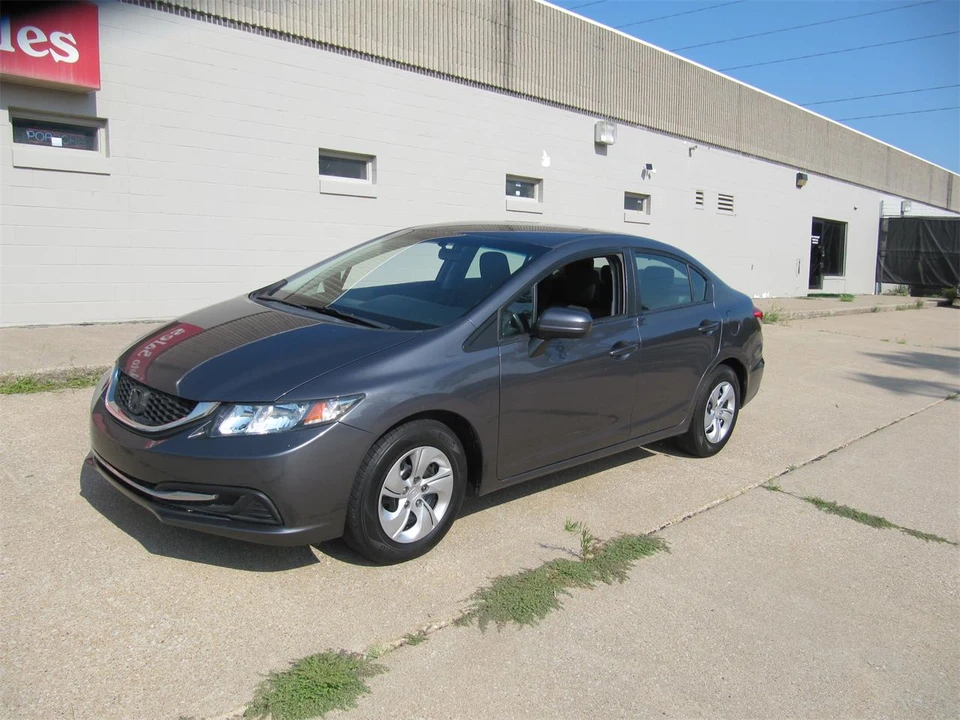 2015 Honda Civic 9th Gen - Image 2 of 18
