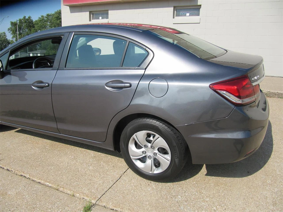 2015 Honda Civic 9th Gen - Image 5 of 18
