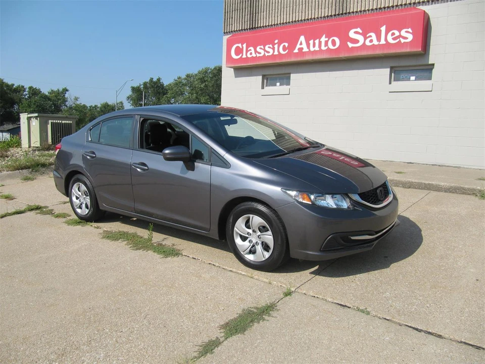 2015 Honda Civic 9th Gen - Image 9 of 18