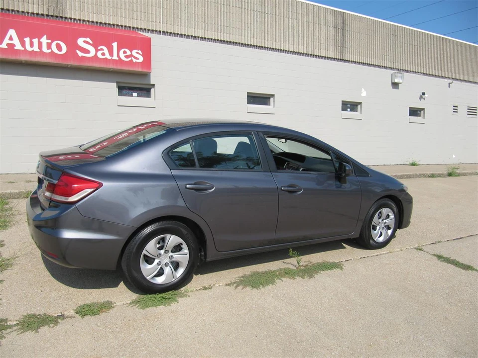 2015 Honda Civic 9th Gen - Image 10 of 18