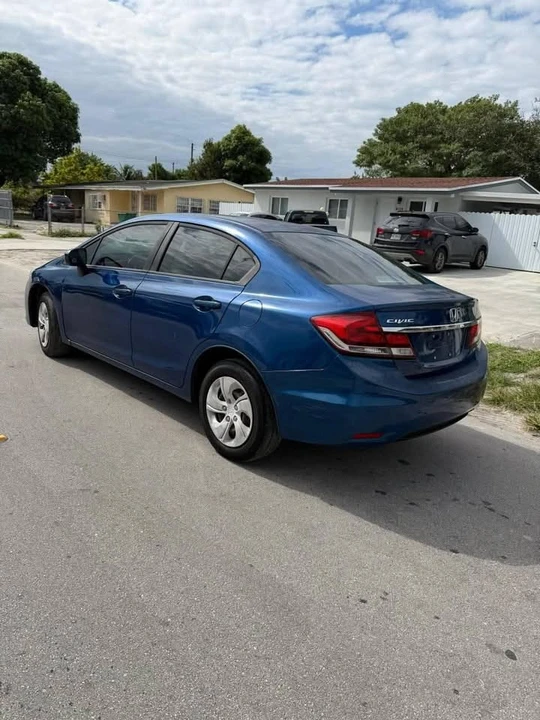 2015 Honda Civic 9th Gen - Image 3 of 4