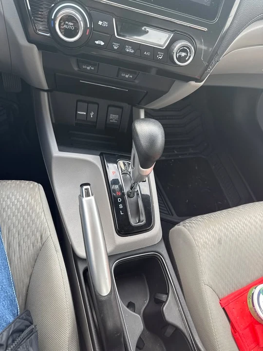 2015 Honda Civic 9th Gen - Image 8 of 19