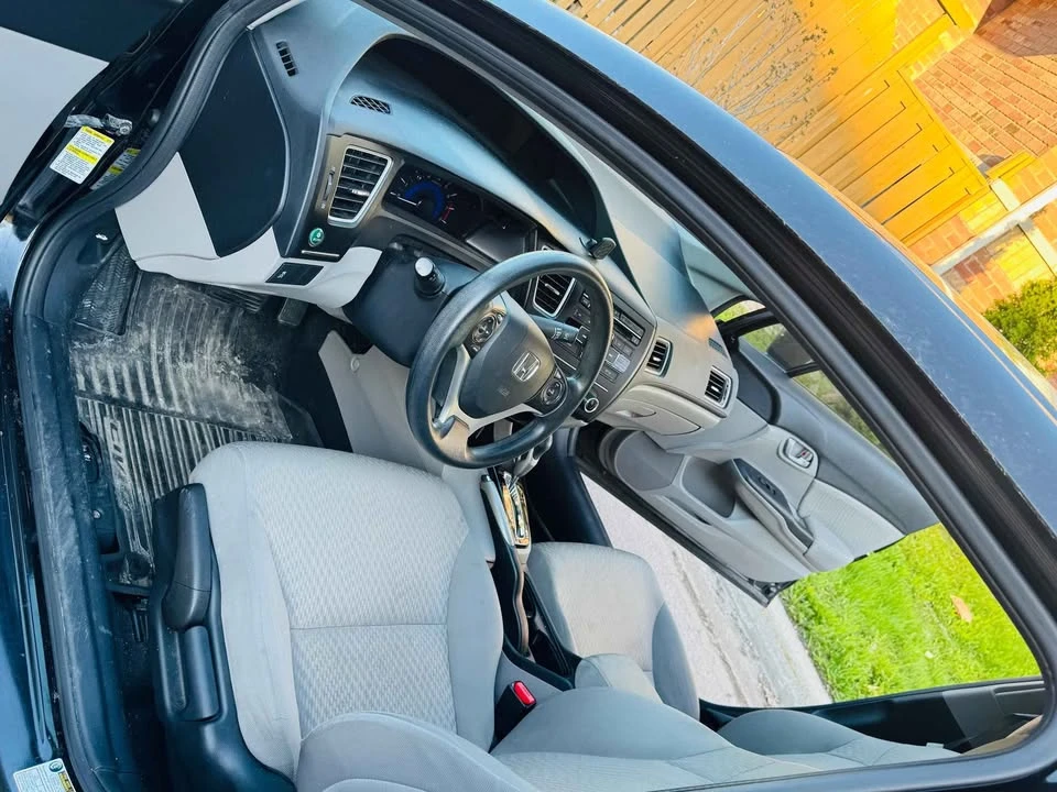 2015 Honda Civic 9th Gen - Image 9 of 13