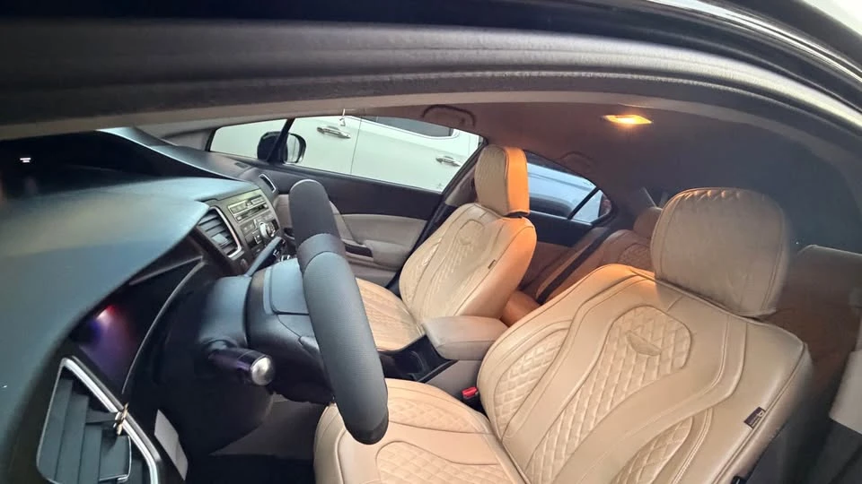 2015 Honda Civic 9th Gen - Image 5 of 10