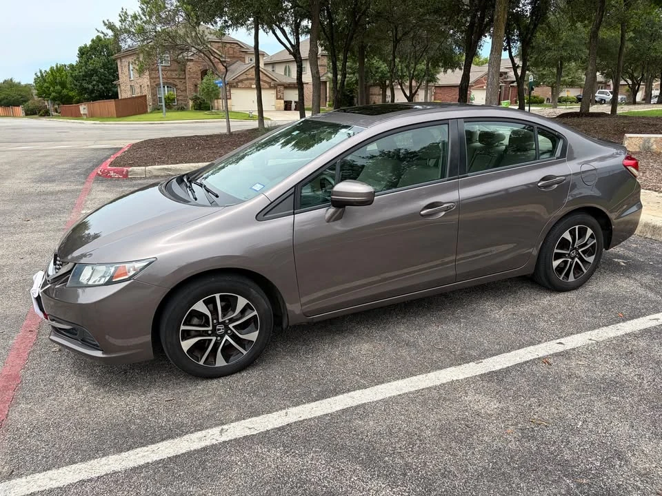 2015 Honda Civic 9th Gen - Image 2 of 15