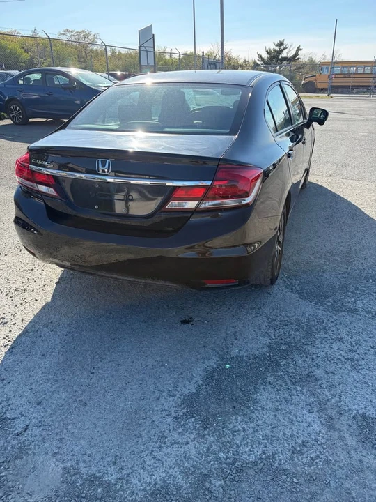2015 Honda Civic 9th Gen - Image 5 of 11