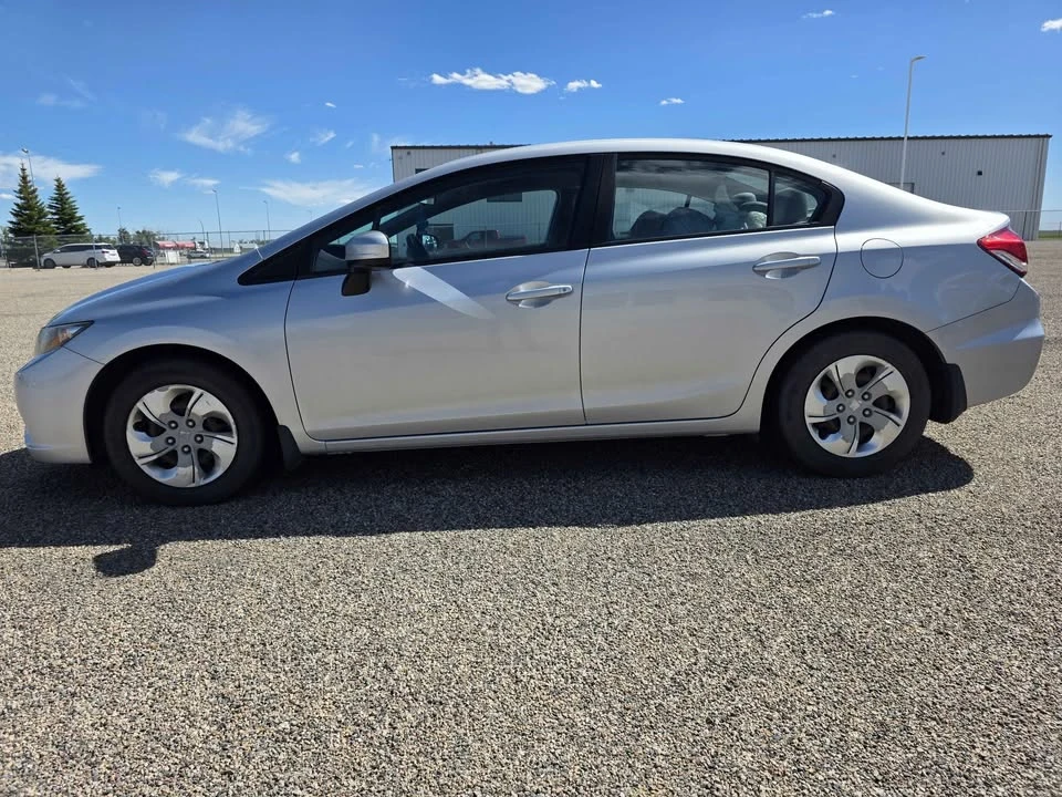 2015 Honda Civic 9th Gen - Image 2 of 8