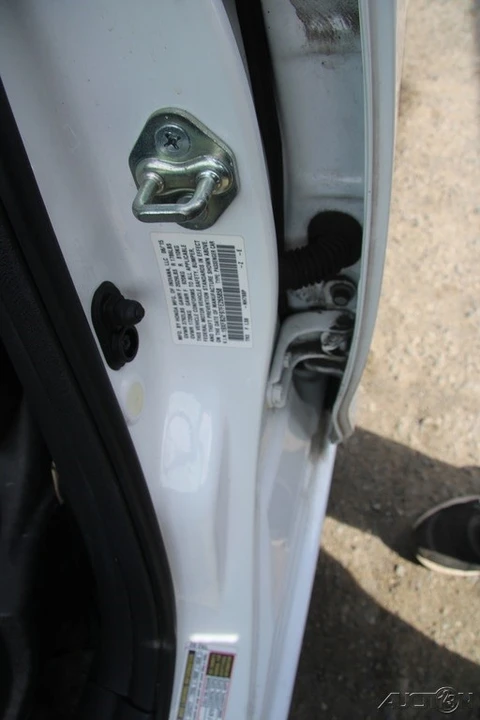 2015 Honda Civic 9th Gen - Image 13 of 21