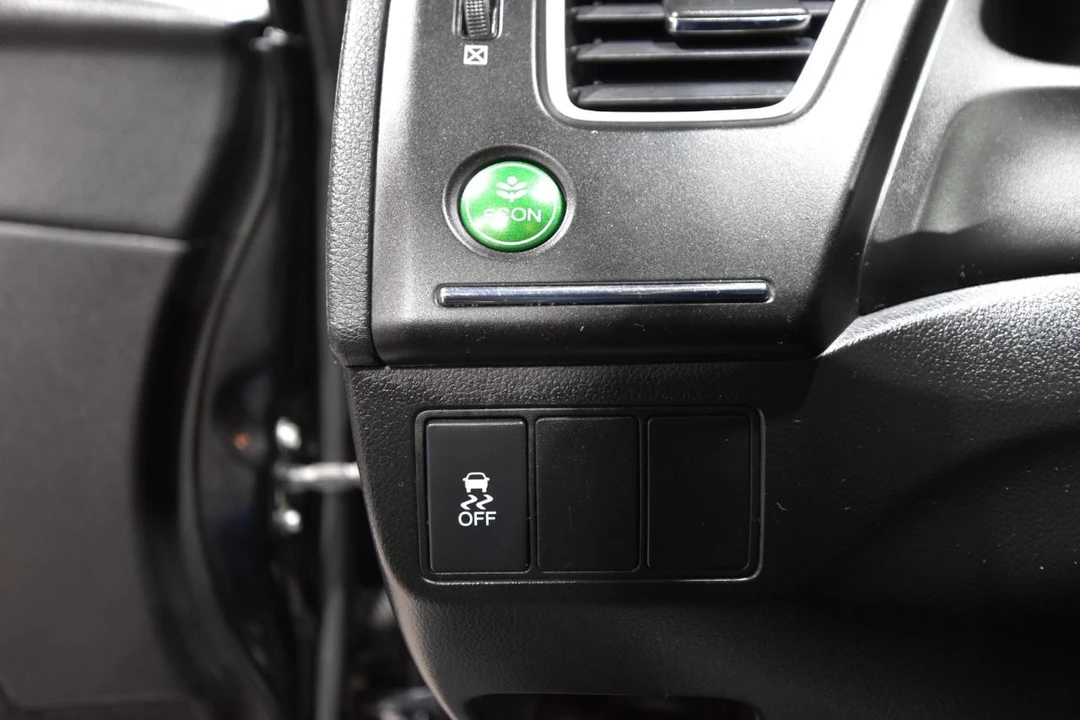 2015 Honda Civic 9th Gen - Image 10 of 21
