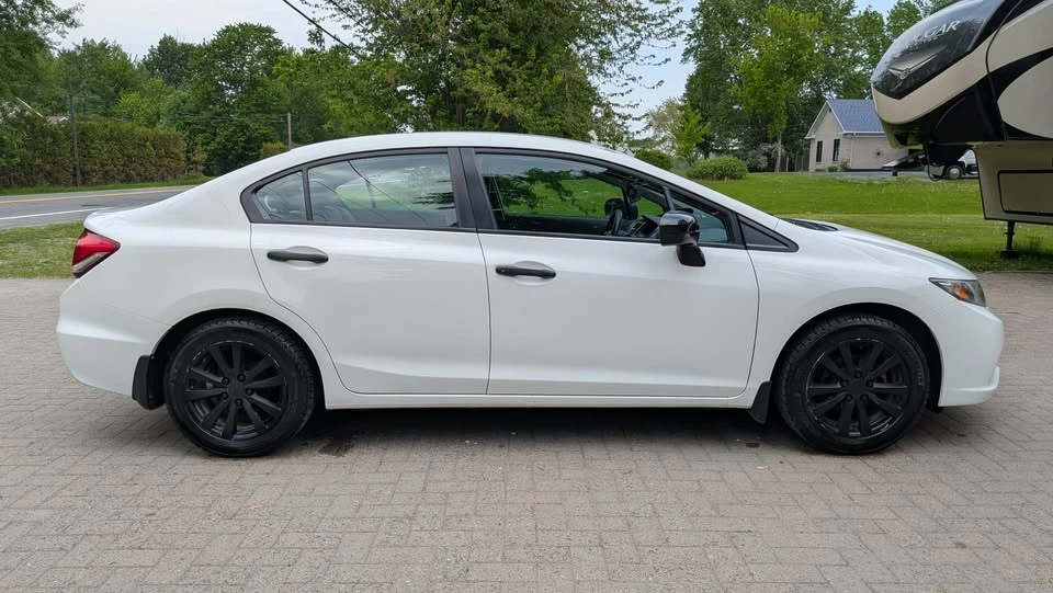 2015 Honda Civic 9th Gen - Image 4 of 12