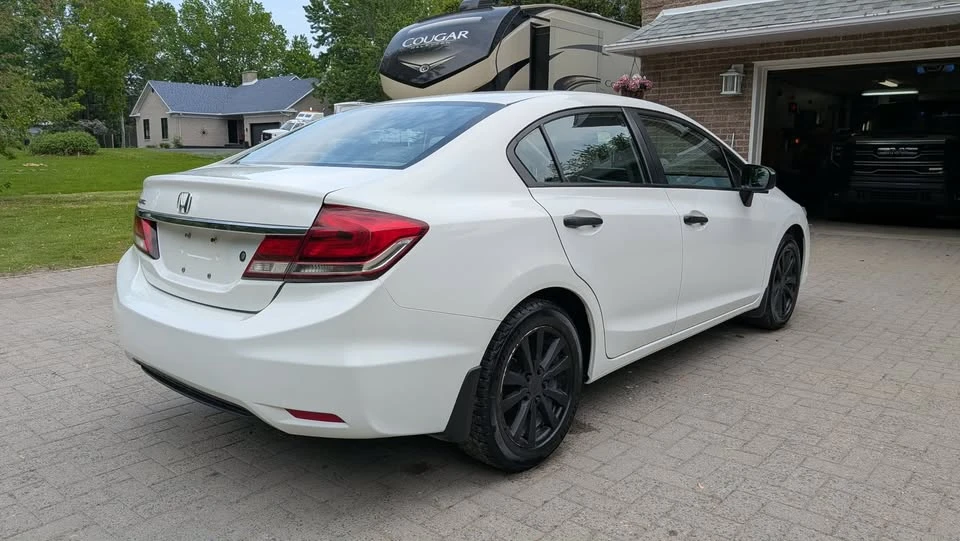2015 Honda Civic 9th Gen - Image 5 of 12