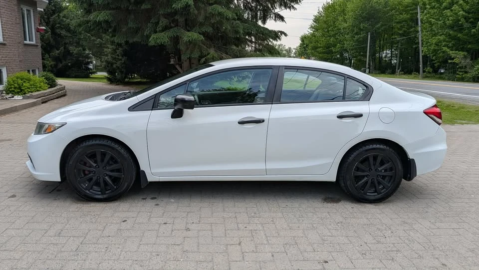 2015 Honda Civic 9th Gen - Image 8 of 12