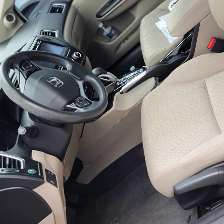 2015 Honda Civic 9th Gen - Image 3 of 5