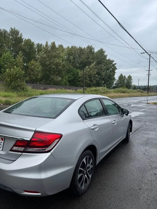 2015 Honda Civic 9th Gen - Image 2 of 8