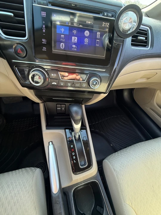 2015 Honda Civic 9th Gen - Image 11 of 20
