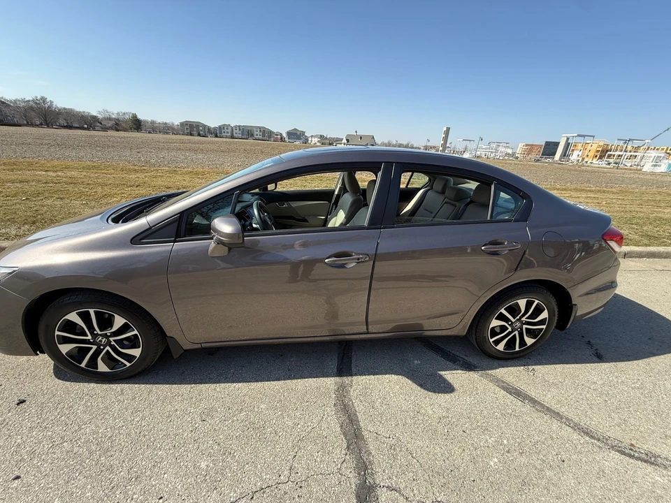 2015 Honda Civic 9th Gen - Image 2 of 20
