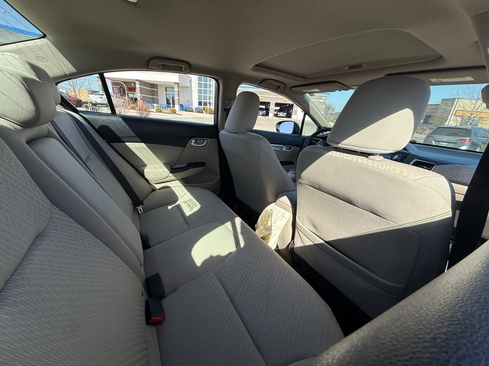 2015 Honda Civic 9th Gen - Image 17 of 20