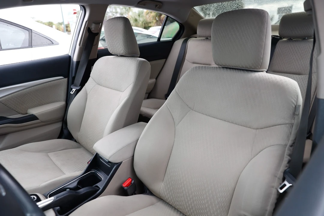 2015 Honda Civic 9th Gen - Image 6 of 12