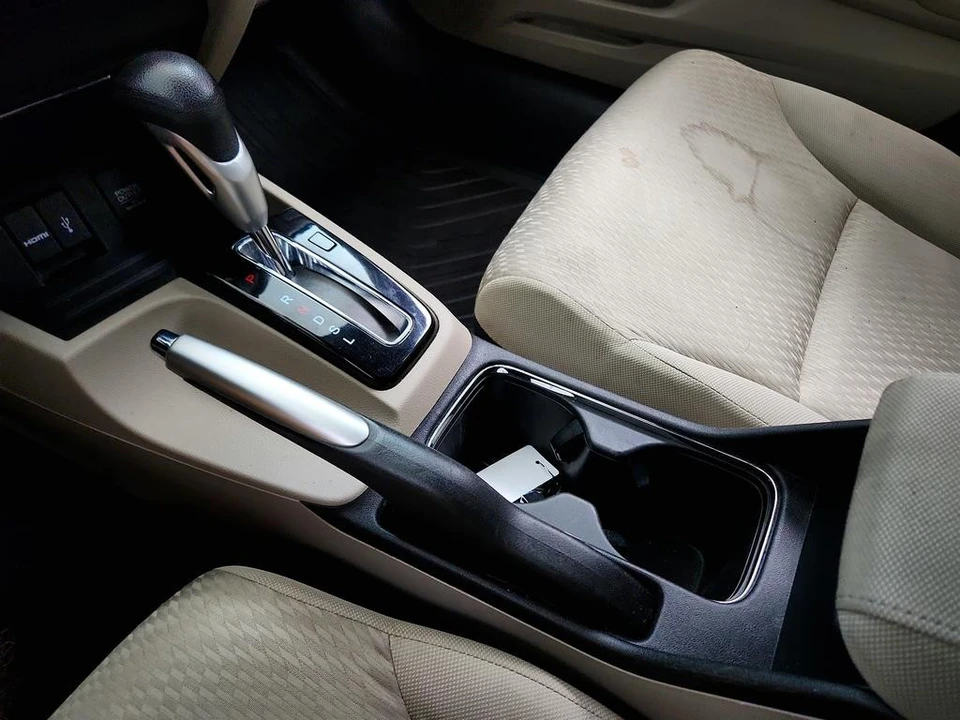 2015 Honda Civic 9th Gen - Image 17 of 31