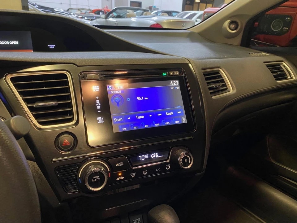 2015 Honda Civic 9th Gen - Image 16 of 21