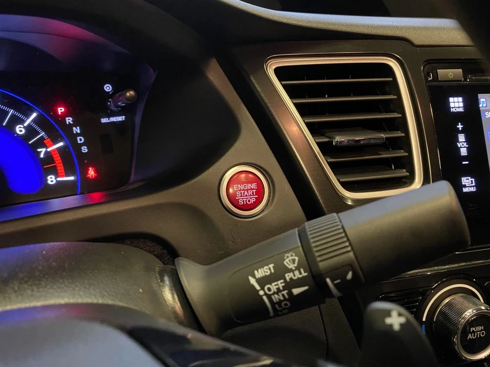 2015 Honda Civic 9th Gen - Image 15 of 21