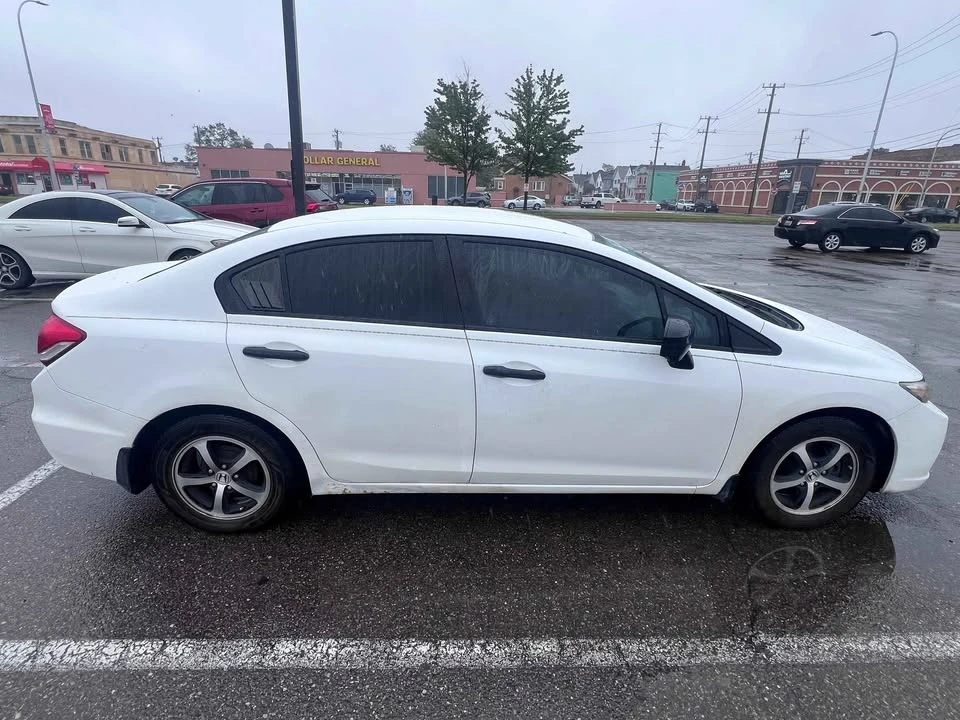 2015 Honda Civic 9th Gen - Image 3 of 5