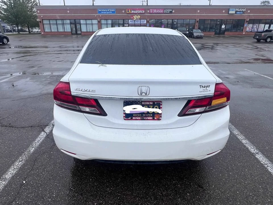 2015 Honda Civic 9th Gen - Image 2 of 5