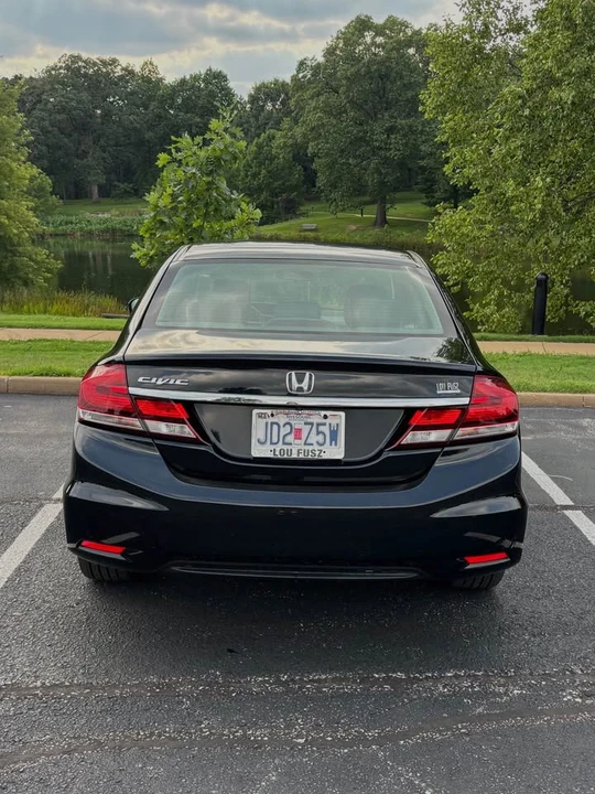2015 Honda Civic 9th Gen - Image 4 of 9