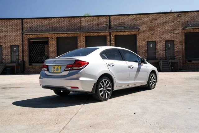 2015 Honda Civic 9th Gen - Image 10 of 28